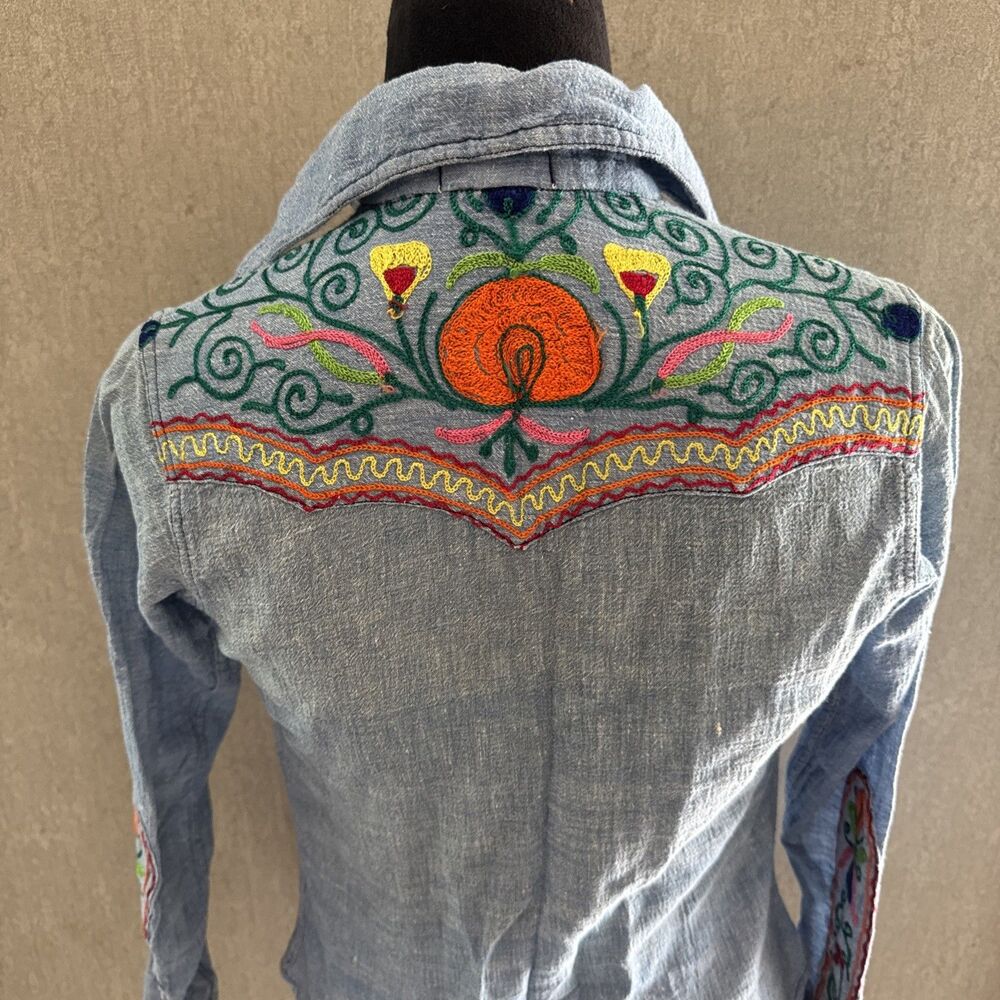 Vintage 70s India Mercantile Embroidered Chambray Shirt | Boho Western S
